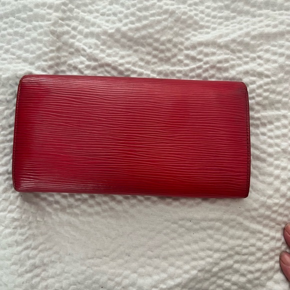 LV red epi long wallet - Picture 14 of 16